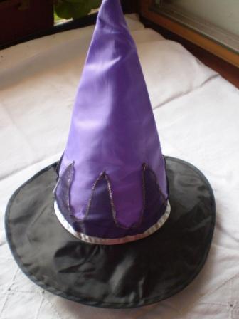 Čarodějnický klobouk fialový